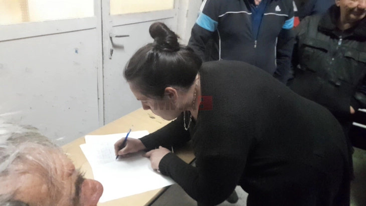 Жителите на делчевско Габрово собираат потписи за довршување на реконструкцијата на регионалниот пат Делчево - Габрово