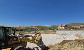 Се гради повеќенаменското игралиште во село Чанаклија, Општина Василево