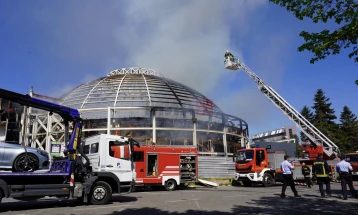 Арсоски: Не изгоре Универзалната сала туку материјал кој требало да биде изваден
