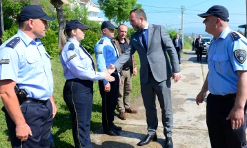 Тошковски во посета на Полициското одделение Сарај и Единицата за внатрешни работи Ѓорче Петров