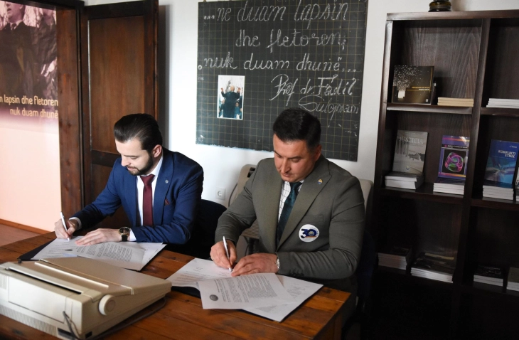 UT-ja dhe Instituti nacional Teatri i Tetovës nënshkruan memorandum bashkëpunimi