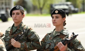 Извештај: Во регионов, во Србија има најмногу, а во Северна Македонија најмалку жени - професионални војници