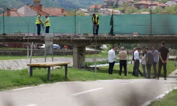 Митовски и Николовски на увид во реконструкција на градските мостови во Крива Паланка