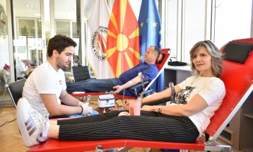 Околу 100 единици крв обезбедени од царински службеници за Денот на Царината