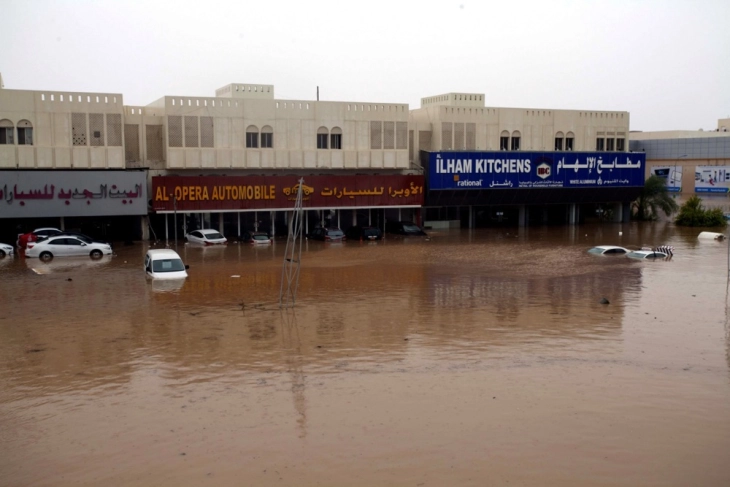Shirat e dendur shkaktuan përmbytje në Gadishullin arabik, 18 viktima në Oman