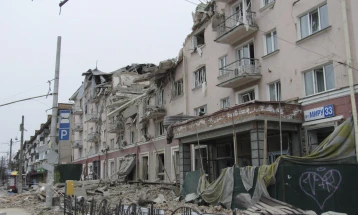 Осум лица загинаа во рускиот напад на Чернигов, украински дрон соборен во близина на Москва