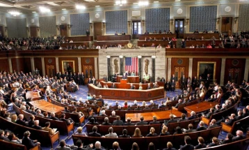 Американски сенатори одбија барања за отповикување на секретарот за внатрешна безбедност Мајоркас