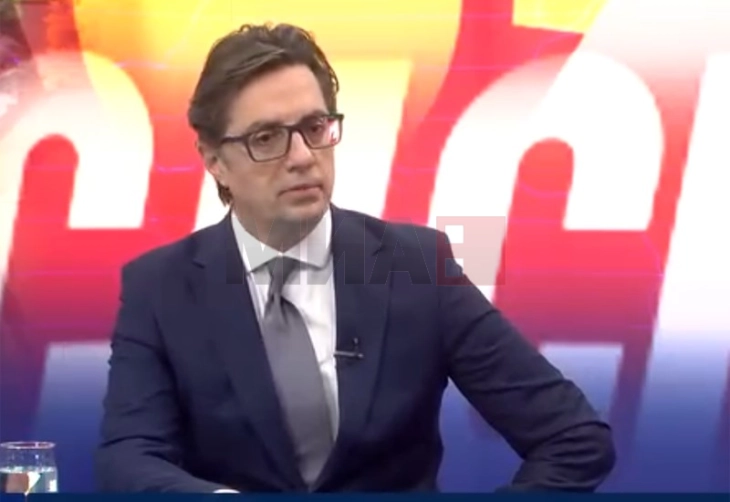 Pendarovski me peticion për gjuhë të urrejtjes, fyerje dhe diskriminim nga Siljanovska-Davkova dhe VMRO-DPMNE