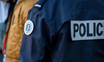 Две девојчиња повредени во напад со нож пред училиште во Франција, напаѓачот уапсен