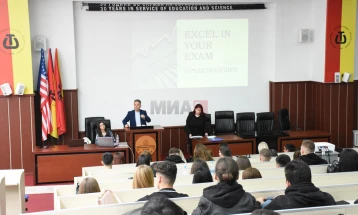 Fakulteti Filologjik i Universitetit të Tetovës organizoi trajnimin njëditor “Ndriço rrugën tënde drejt suksesit”