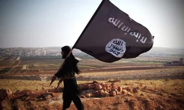 Гардијан: Терoристичката „ Исламска држава“ уби 28 сириски војници и провладини борци