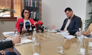Петрова: Со две пресуди на Вишиот управен суд оспорени преку 3.000 акти за вработување во јавниот сектор, донесени без врзан потпис
