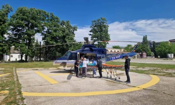 Со полициски хеликоптер пренесен македонски државјанин од Унгарија до Скопје