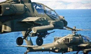 Два хеликоптери на јапонските сили за самоодбрана се урнаа во морето, јавија јапонските медиуми