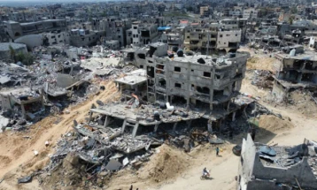 Во Кан Јунис пронајдена масовна гробница со 50 тела на Палестинци