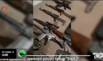 Во Албанија расте трендот на трговија со пиштоли и калашникови