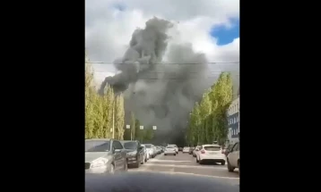 Во рускиот град Вороњеж гори голема фабрика