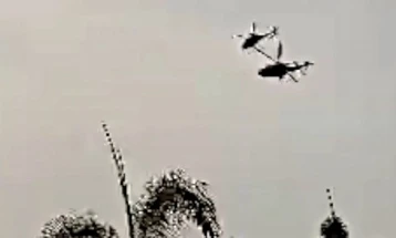Десет загинати во судар во воздух и уривање на два малезиски воени хеликоптери