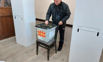 Навреме и непречено почна гласањето во Прилеп