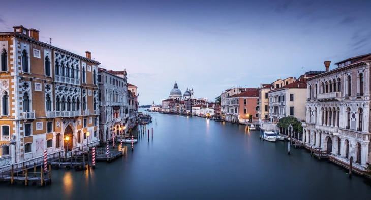 Venice begins trial of ticketing system for tourists
