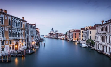 Venice begins trial of ticketing system for tourists
