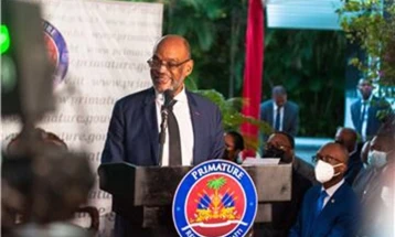 Премиерот на Хаити се повлекува, земјата ќе ја води преоден совет