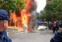 Приведени најмалку три лица за насилно однесување на протестот во Тирана