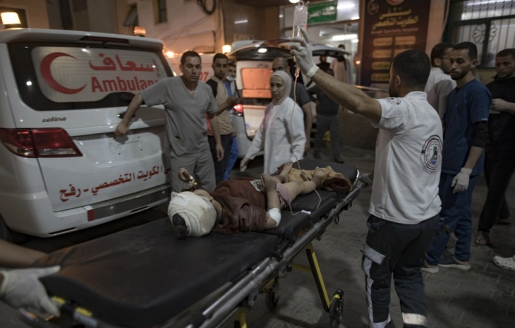 Të paktën 22 persona e kanë humbur jetën në sulmet izraelite në Rafah