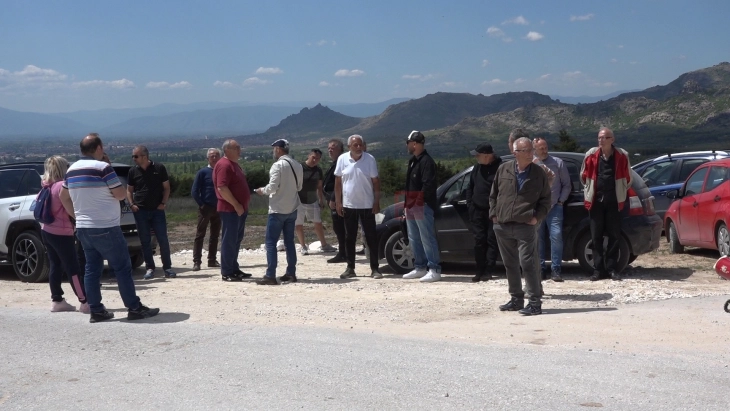 Жители на прилепското село Оревоец на протест поради најавените минирања од компанијата „Бехтел и Енка“