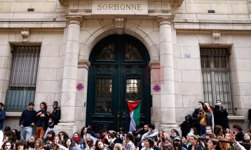 Policia shpërndan protestuesit propalestinezë nga Sorbona