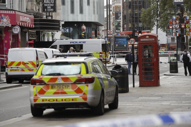 Почина 13-годишно момче кое беше меѓу повредените во нападот со мачета во Лондон