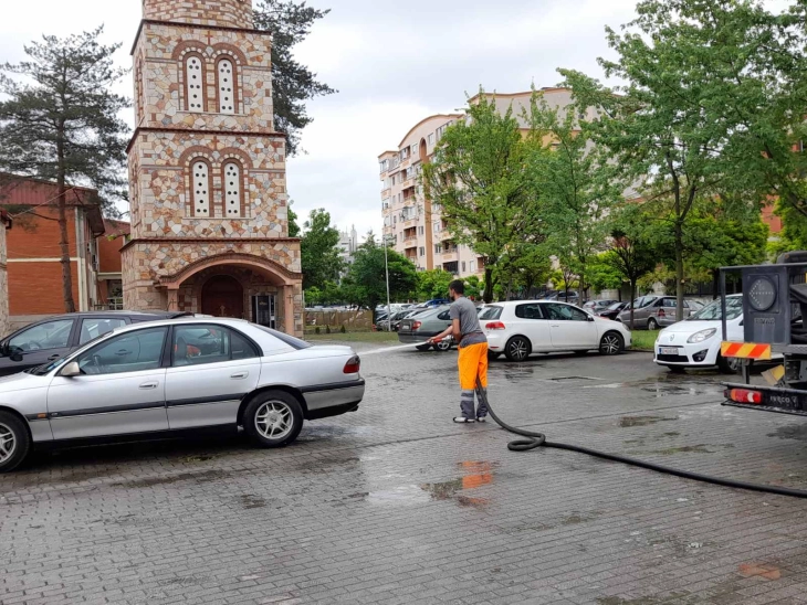 Во Скопје се чистат реони на православни верски објекти