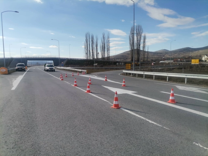 Një i vdekur dhe tre të lënduar në një aksident në autostradën Shtip - Koçan