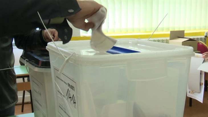Во Прилеп до 9 часот гласале 6,69 за претседателските, а 6,52 за парламентарните