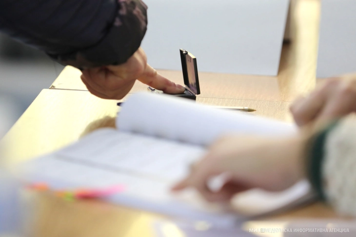 Turnout by 3 pm: 33.73% in presidential elections; 37.44% in parliamentary elections