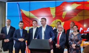 DPA: Opozita djathtiste feston fitoren në zgjedhjet në Maqedoninë e Veriut