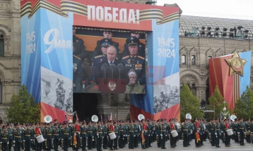Putini në Ditën e Fitores paralajmëron në mundësinë e një përplasje globale
