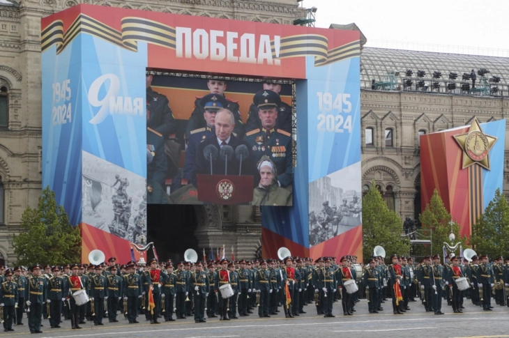 Putin presides over WWII victory parade on Red Square