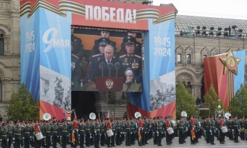Putin presides over WWII victory parade on Red Square
