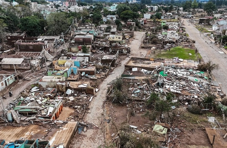 Së paku 107 njerëz e humbën jetën në vërshimet në Brazil, Qeveria premtoi nëntë miliardë euro për ripërtëritje të Rio Grande do Sul
