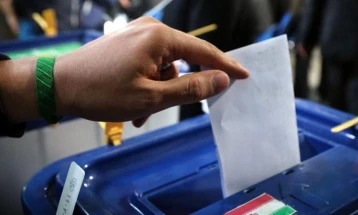 Иранците гласаат во вториот круг од парламентарните избори