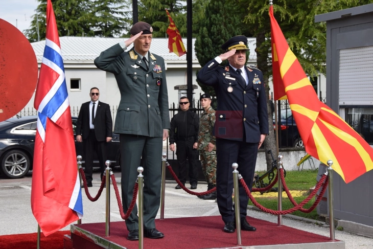 Gjurçinovski - Kristofersen: Bashkëpunim i shkëlqyer mes armatave të Maqedonisë së Veriut dhe Norvegjisë, mundësi për avancimin e tij