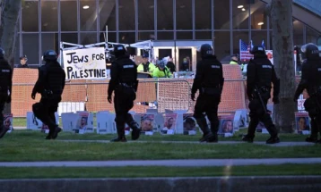 Policia amerikane i shpërndau protestuesit propalestinezë nga MIT dhe nga Universiteti Pensilvania