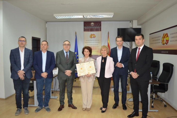 Gordana Siljanovska Davkova e mori Certifikatën nga KSHZ-ja për presidente të shtetit