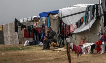 Околу 300.000 Палестинци го напуштиле Рафа по израелското предупредување за евакуација