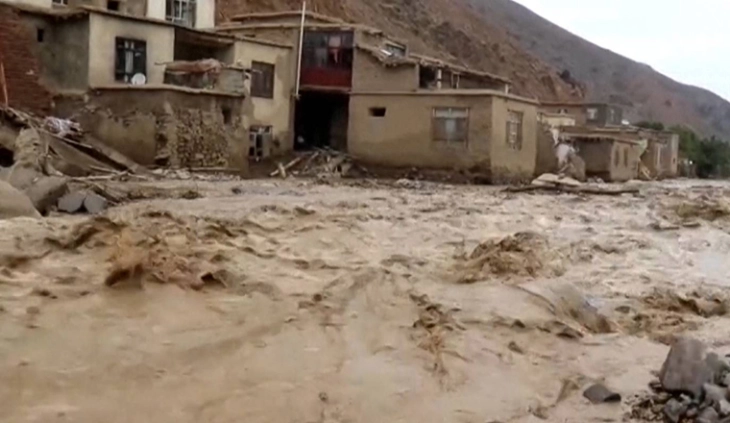 Голем број загинати во поплавите во Авганистан