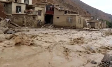 Голем број загинати во поплавите во Авганистан