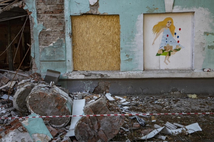 Украински проектил погоди ресторан во Доњецк под руска контрола, при што загинаа тројца