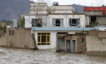 Најмалку 315 лица загинаа во поплавите во Авганистан, повеќе од 1.600 повредени