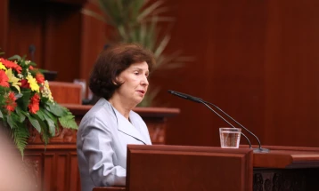 Siljanovska-Davkova addresses Parliament, dedicates inauguration speech to women